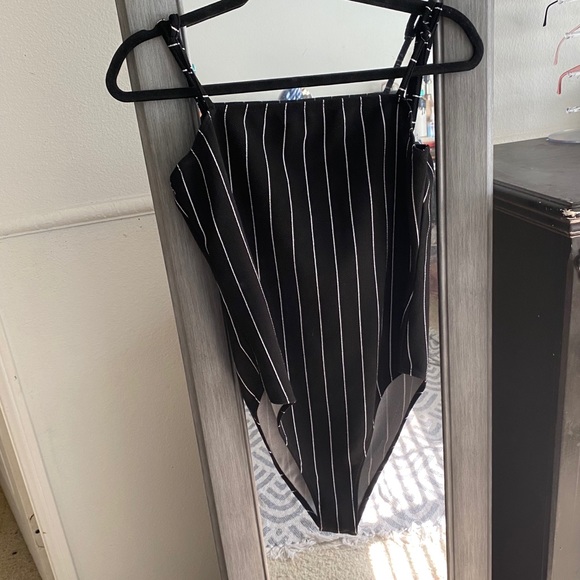 Stripe Black and While Bodysuit - Picture 2 of 3